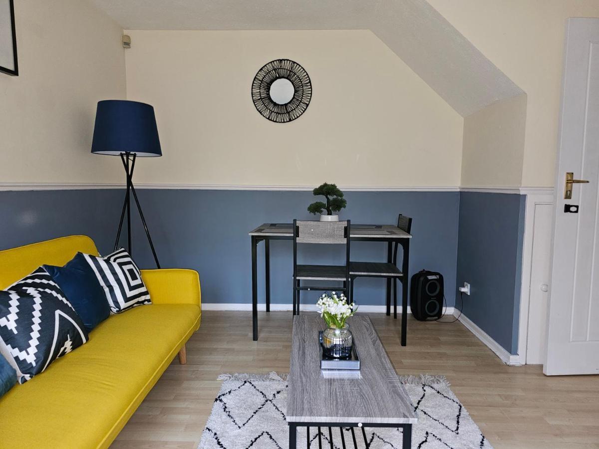 Home In Beckton. Docklands. London City Airport. Экстерьер фото
